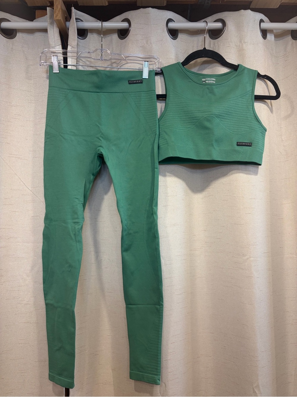 Pretty Little Thing Seamless Green Active Set